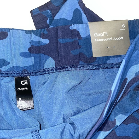 Gap Fit Blue Camo Runaround Jogger - Picture 5 of 11